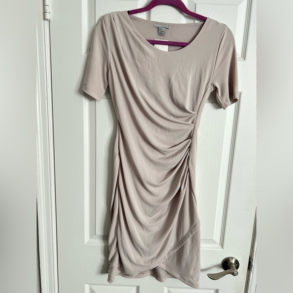 H&M Dresses & Skirts - H&M Ruched dress.